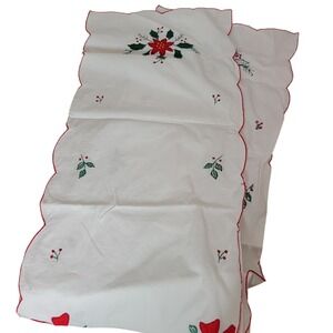 Vintage Christmas Table Runner applique Embroidered Poinsettia Scalloped Edge